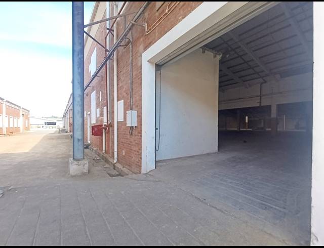 5,015M² WAREHOUSE TO LET IN NEW GERMANY